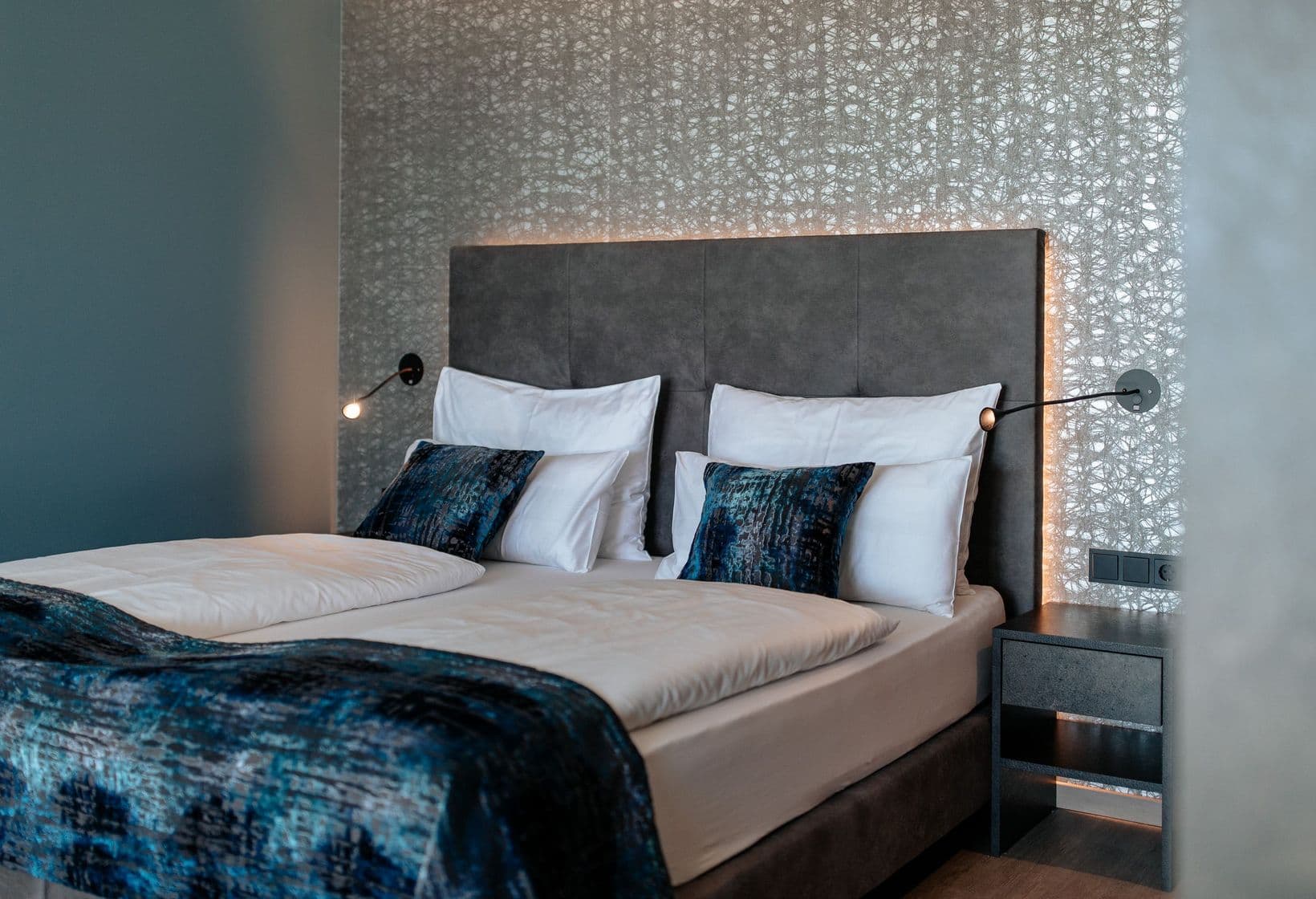 Small Pool Level Room #203